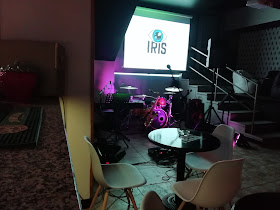 Iris bar