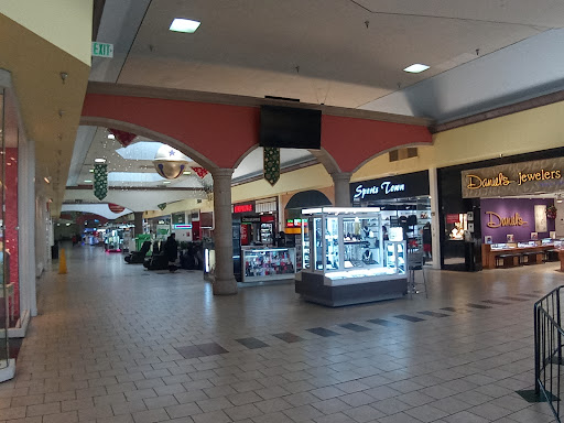 Shopping Mall «Panorama Mall», reviews and photos, 8401 Van Nuys Blvd, Panorama City, CA 91402, USA