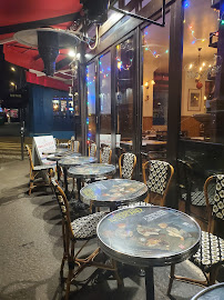 Atmosphère du Restaurant français Le Relais Gascon montmartre paris18e - n°8