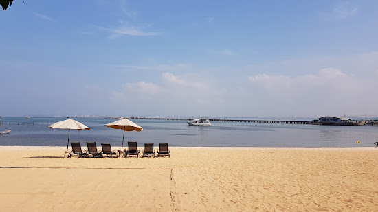 Marilyn Beach