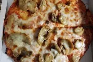 Linney's Pizza image