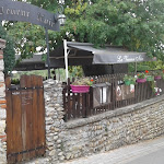 Photo n° 24 de l'avis de christiane.e fait le 27/08/2018 à 09:55 pour Entrée P1 parking visiteurs / parking des Combes - cité de Pérouges à Pérouges