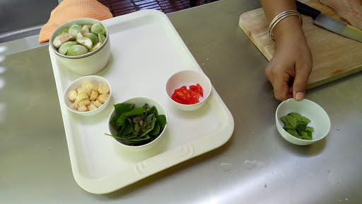 organic thai cooking school