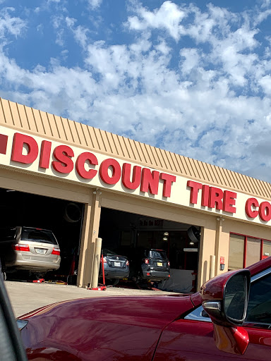 Tire Shop «Discount Tire Store - Hill Country Village, TX», reviews and photos, 15703 San Pedro Ave, Hill Country Village, TX 78232, USA