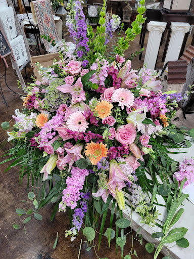 Florist «Sharp Floral & Gifts», reviews and photos, 584 Broadway Ave, New Johnsonville, TN 37134, USA