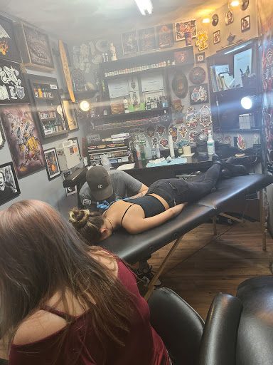 Tattoo Shop «Darke Wave Tattoo», reviews and photos, 721 Chestnut St, Greenville, OH 45331, USA