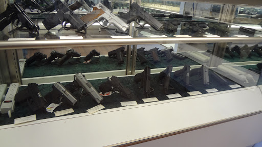 Pawn Shop «Mad Dog Pawn», reviews and photos, 3324 Manatee Ave W, Bradenton, FL 34205, USA