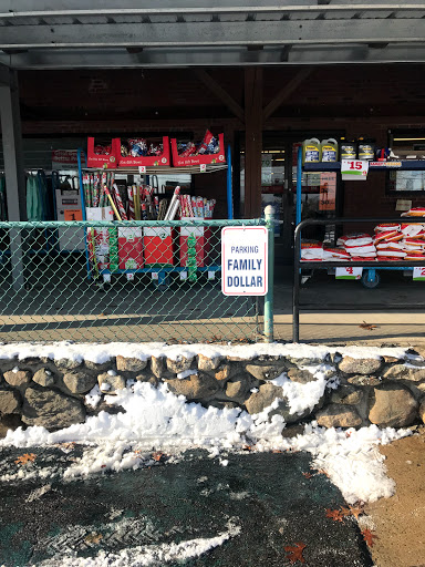 Dollar Store «FAMILY DOLLAR», reviews and photos, 901 Central St, Leominster, MA 01453, USA