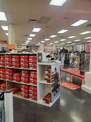 Shoe Store «Famous Footwear», reviews and photos, 10412 156th St E, Puyallup, WA 98374, USA