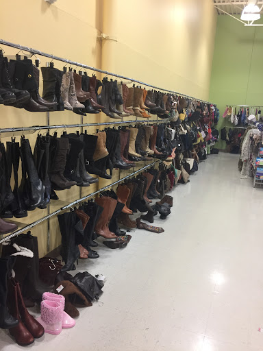 Thrift Store «Goodwill - Lakeville», reviews and photos