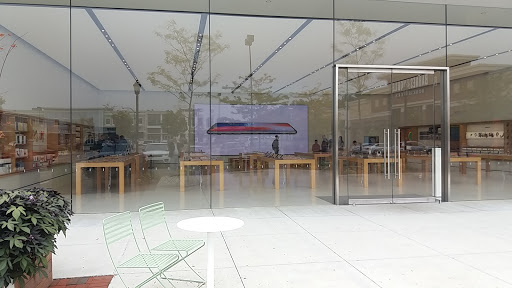 Computer Store «Apple Derby Street», reviews and photos, 94 Derby St, Hingham, MA 02043, USA