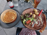 Raclette du Restaurant français Au Montagnard à Murol - n°7