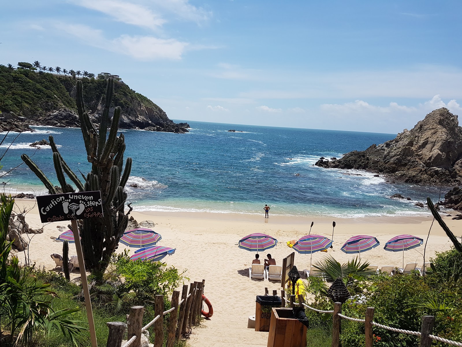 Fotografie cu Isla Natura hotel beach cu o suprafață de nisip beige