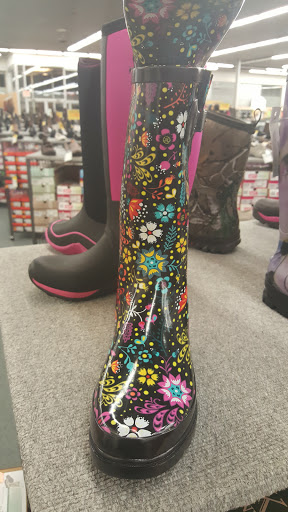 Shoe Store «Super Shoes», reviews and photos, 1525 Lincoln Way E, Chambersburg, PA 17202, USA