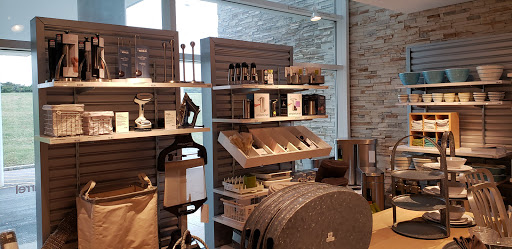 Furniture Store «Crate and Barrel», reviews and photos, 630 Commons Way, Bridgewater, NJ 08807, USA