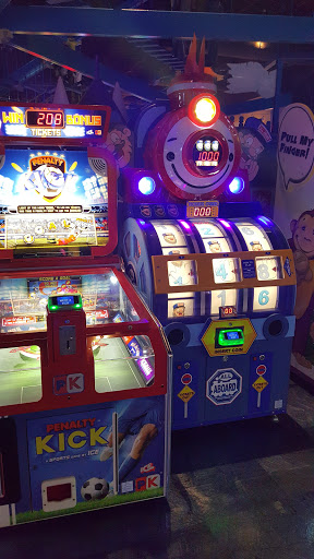 Restaurant «Main Event Entertainment», reviews and photos, 10700 Davis Dr, Alpharetta, GA 30009, USA