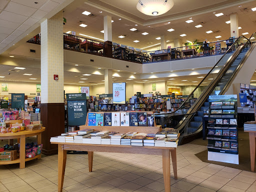 Book Store «Barnes & Noble Booksellers Boca Raton», reviews and photos, 1400 Glades Rd, Boca Raton, FL 33431, USA
