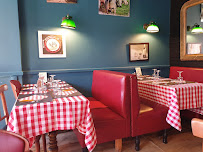 Atmosphère du Restaurant français Aux Petits Oignons à Granville - n°8