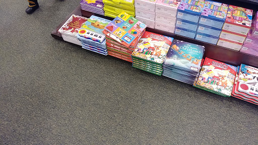 Book Store «Barnes & Noble», reviews and photos, 96 Derby St, Hingham, MA 02043, USA