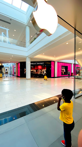 Computer Store «Apple King of Prussia», reviews and photos, 160 N Gulph Rd, King of Prussia, PA 19406, USA