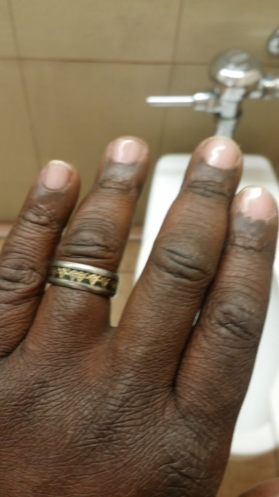 Rose Nails 39507