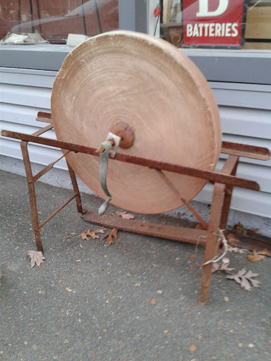 Antique Furniture Store «Old American Barn», reviews and photos, 107 Martinsburg Ave, Gordonsville, VA 22942, USA