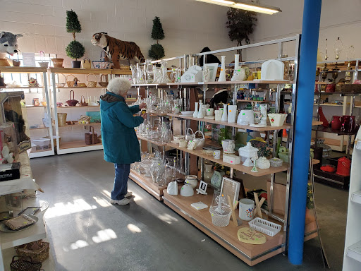 Thrift Store «St. Vincent de Paul Thrift Store», reviews and photos, 4009 S 56th St, Tacoma, WA 98409, USA