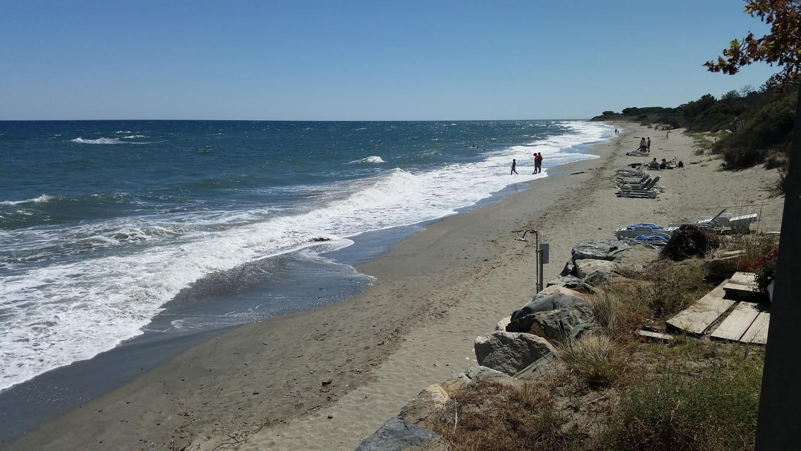 Foto von Pisonaccio mit langer gerader strand