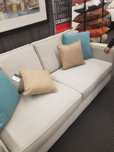 CORT Furniture Rental & Clearance Center, 161 S Gary Ave, Carol Stream, IL 60188, USA, 