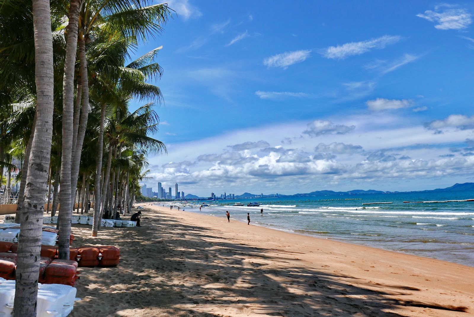 Valokuva Dongtan Beachista. puhtaustasolla keskipitkä
