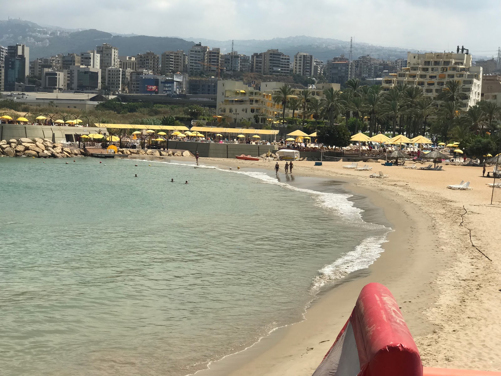 Foto van Rimal beach met kleine baai