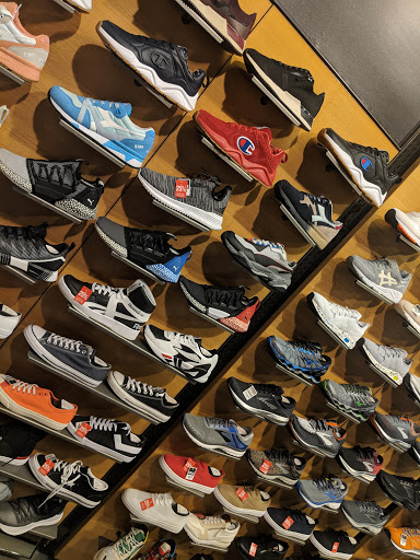 Shoe Store «Finish Line», reviews and photos, 4200 Conroy Rd #120, Orlando, FL 32839, USA
