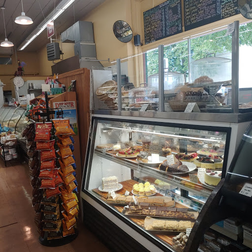 Grocery Store «Harvest Fresh Grocery & Deli», reviews and photos, 251 NE 3rd St, McMinnville, OR 97128, USA