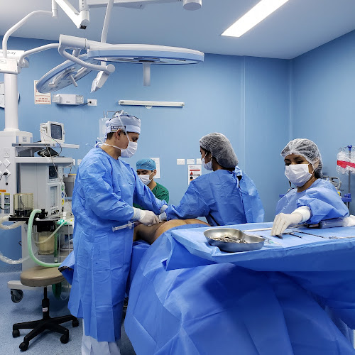 Opiniones de Cirugía Plástica Dr. Percy Paredes en Lima - Cirujano plástico
