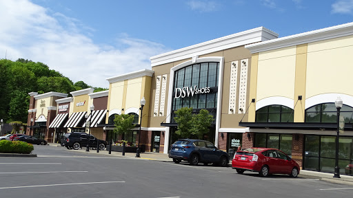 Shoe Store «DSW Designer Shoe Warehouse», reviews and photos, 17100 Southcenter Pkwy, Tukwila, WA 98188, USA
