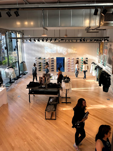 Clothing Store «Nike The Grove», reviews and photos, 189 The Grove Dr, Los Angeles, CA 90036, USA