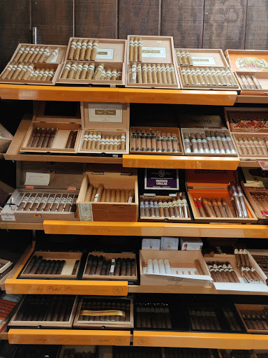 Tobacco Shop «Fine Cigar & Tobacco House LLC», reviews and photos, 192 W Main St, Avon, CT 06001, USA