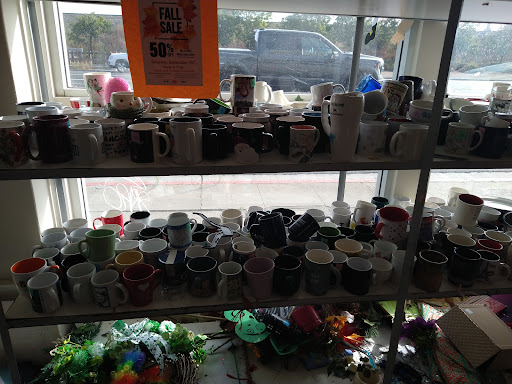 Thrift Store «Thrift Center Thrift Store», reviews and photos, 1060 El Camino Real, San Carlos, CA 94070, USA