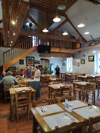 Atmosphère du Restaurant français Estaminet de la ferme du Mont Saint Jean à Halluin - n°3