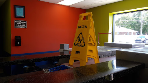 Laundromat «St. Clair Shores Electrolux Express Coin Laundromat», reviews and photos, 27520 Harper Ave, St Clair Shores, MI 48081, USA