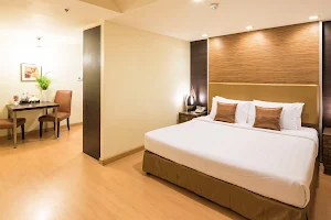 Aspen Suites Hotel Sukhumvit 2 image