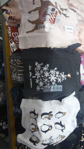 Clothing Store «Old Navy», reviews and photos, 15661 S Apopka Vineland Rd, Orlando, FL 32821, USA