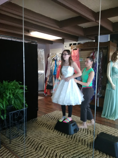 Bliss Bridal Wedding & Gift, 3806 50th St #100, Lubbock, TX 79413, USA, 