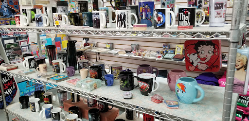 Gift Shop «Xenos Candy & Gifts», reviews and photos, 231 Chestnut St, Philadelphia, PA 19106, USA