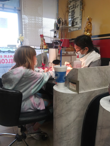 Shopping Mall «Village Green Shopping Center», reviews and photos, 7001 Alexandria Pike, Alexandria, KY 41001, USA