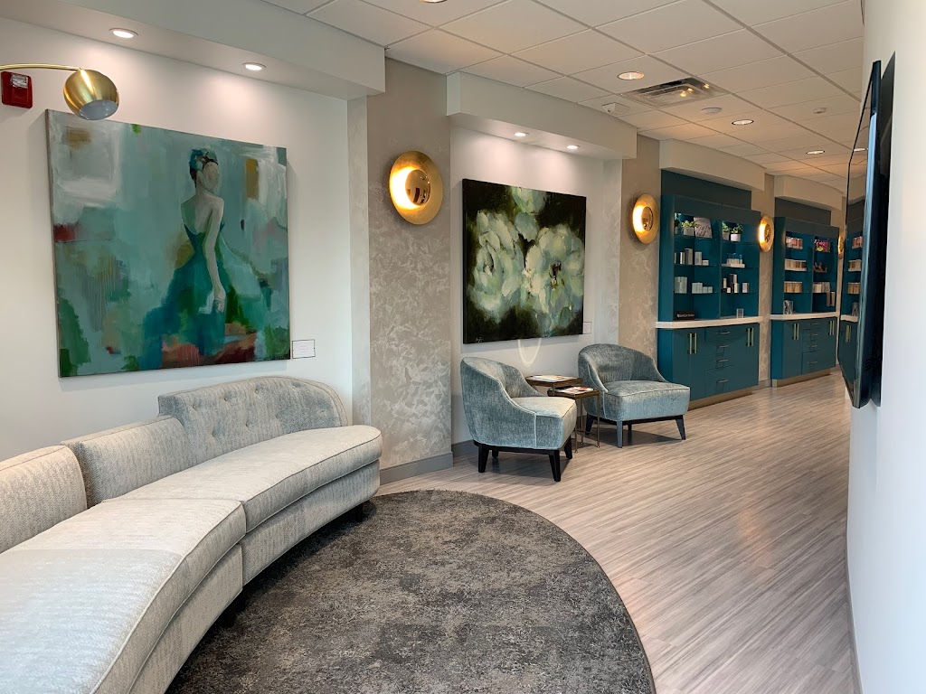 RefinedLooks Spa 37402