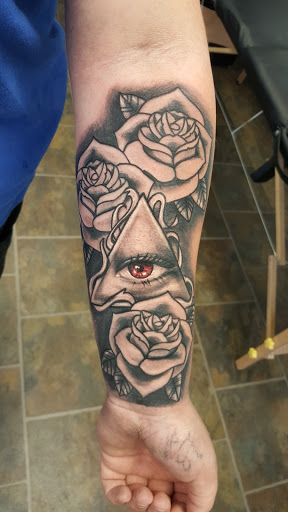 Explore family tree tattoo ideas with names, creative tattoo ideas in Omaha, available at Bizarre Tattoo