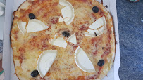 Plats et boissons du Pizzeria Le Kiosque A Pizzas Jonzac - n°3