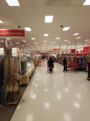 Department Store «Target», reviews and photos, 18855 N Market Pl Dr, Aurora, OH 44202, USA