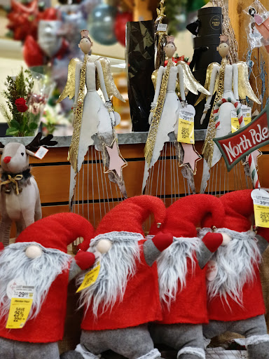 Grocery Store «Vons», reviews and photos, 8949 N Cedar Ave, Fresno, CA 93720, USA